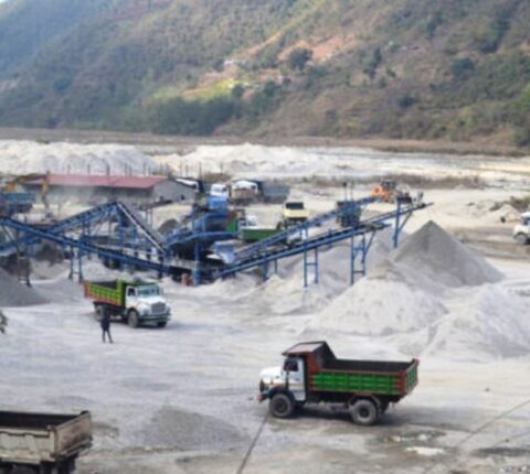 सरकारको निर्देशनसँगैं सिन्धुपाल्चोकमा सञ्चालित ३२ उद्योग बन्द