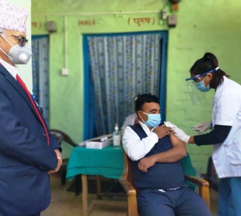 रामेछापका २३१ जनाले कोरोना विरुद्धको खोप लगाए