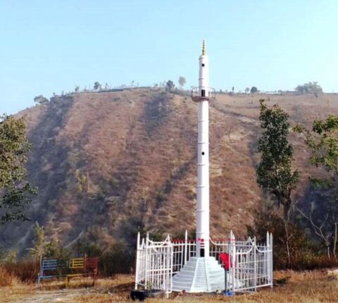बिटार पार्कमा भूकम्पले भत्काएको धरहराको झल्को दिने नमूना धरहरा निर्माण
