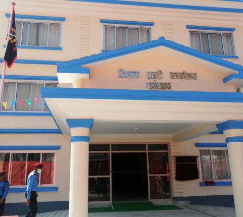 जिल्ला प्रहरी कार्यालय रामेछापको नयाँ भवन : प्रहरी महानिरीक्षक थापाले गरे उद्घाटन