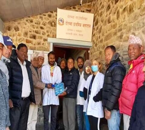 दुई पालिकालाई स्वास्थ्य सामग्री प्रदान