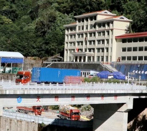 १९ दिनदेखि बन्द रहेको तातोपानी नाका पुनः सुचारु