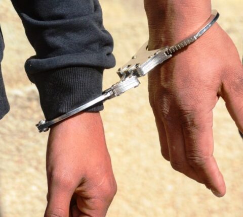 गाली गलौज गरी ढुङ्गा प्रहार गर्ने फुलासीका दुईजना पक्राउ