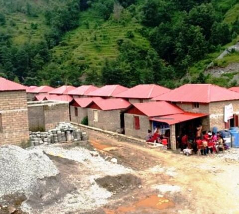 रामेछापका विभिन्न तीन स्थानमा निर्माणाधीन एकीकृत नमुना बस्तीको काम अन्तिम चरणमा