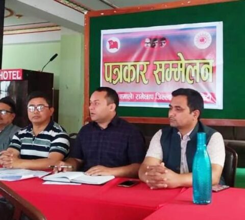 पार्टीको आधिकारिकता बारे भ्रम छर्ने चेष्टा नगर्न एमाले रामेछापका अध्यक्ष श्रेष्ठको चेतावनी
