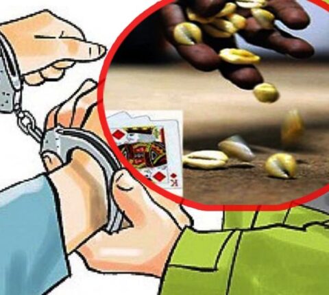 निषेधाज्ञालाई अवज्ञा गरी जुवा खेल्ने पाँच जना मन्थलीबाट पक्राउ