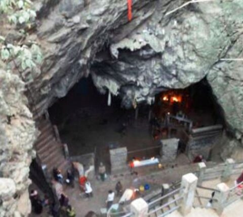 कोरोनाका कारण बन्द खोटाङको हलेसी मन्दिर खुला