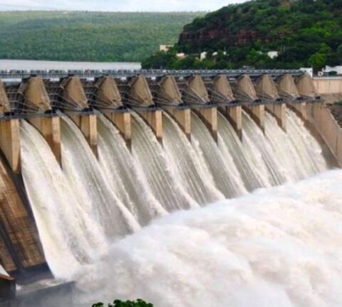 सोलुखोला दूधकोसी जलविद्युत् आयोजनामा एक महिनामा ३ जनाको मृत्यु