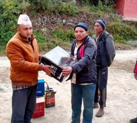 भिरपानीका दलित समुदायलाई आधुनिक आरन र वाइल्डिङ मेसिन