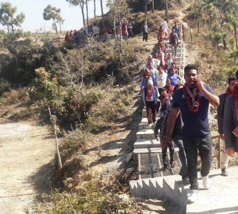 बागमती प्रदेशका पर्यटनमन्त्री श्रेष्ठले गरे चिसापानी गढी पैदल मार्गको अवलोकन