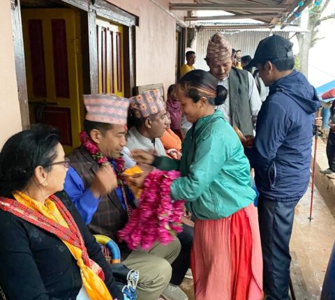 उम्मेदवारहरु घरदैलो र चुनावी सभामा व्यस्त