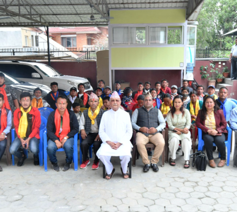 रामेछाप नगरपालिका–४ हिमगंगाको एउटा बस्ती नै एमालेमा प्रवेश