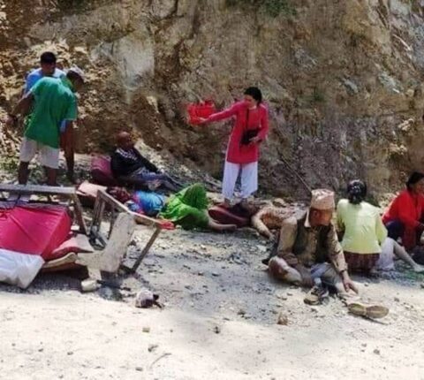 रामेछापको लुभुघाटमा बस दुर्घटना : ९ जनाको मृत्यु, २६ जना घाइते