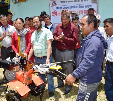 रामेछाप राकाथुमका किसानलाई ५० प्रतिशत अनुदानमा कृषि सामाग्री