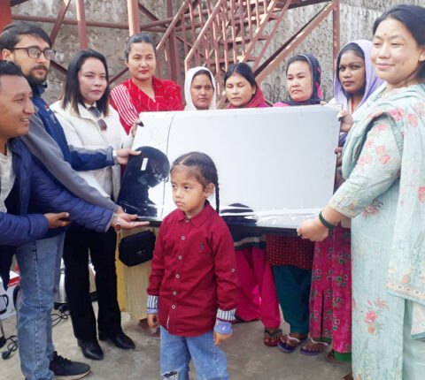 सिन्धुलीका ८० जना महिला कैदी बन्दीलाई सहयोग