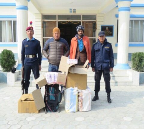 अबैध १४४ पेटी चुरोट सहित दुई भाइ पक्राउ