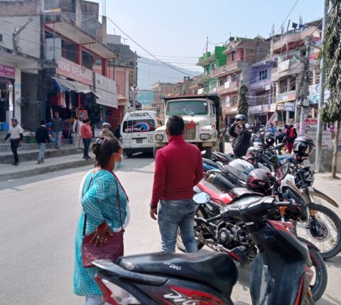 रामेछाप सदरमुकाम मन्थलीमा अव्यवस्थित पार्किङको सास्ती