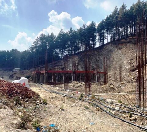 दोरम्बा सैलुङ गाउँपालिकामा एक वर्षदेखि अस्पताल निर्माणको काम अलपत्र