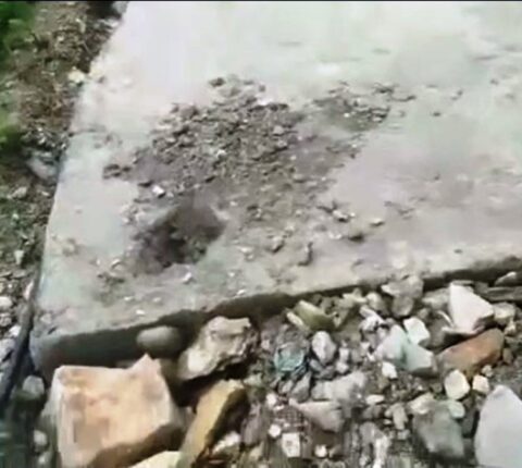 रामेछापको साँघुटार स्थित बाँकीमैरी–रिठ्ठाबोट–चण्डीडाँडा सडकको काम गुणस्तरहीन
