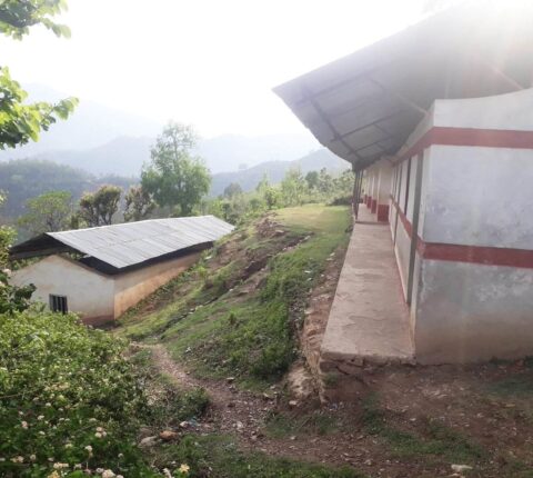 अनियमितता र मनोमानीले कालिकादेवी ईश्वरी आधारभूत विद्यालय सङ्कटमा