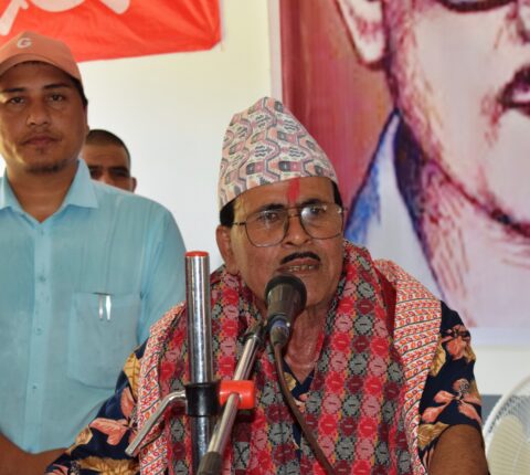 पार्टीको सेवा गर्छु भन्दै एमालेमै फर्किए नेकपा एस रामेछापका अध्यक्ष रमेश बस्नेत