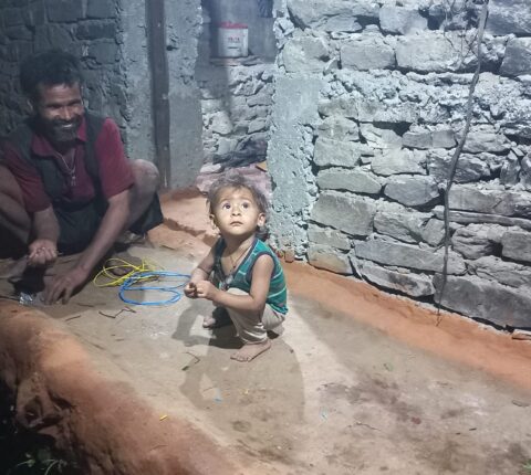 बिजुली बत्तीले लालबहादुरको परिवारमा आएको खुसी