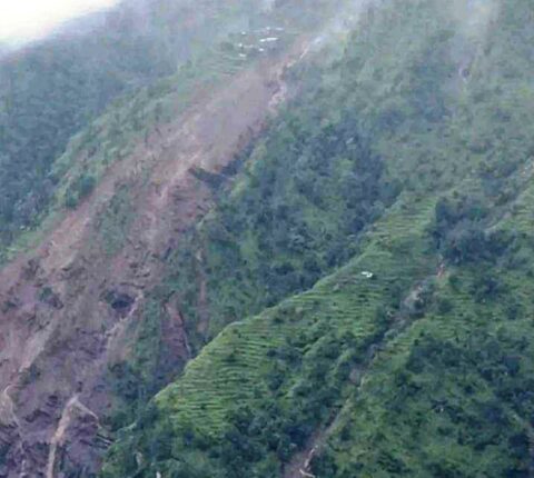 तामाकोशीमा माछा मार्न गएका बालकको पहिरोमा पुरिएर ज्यान गयो