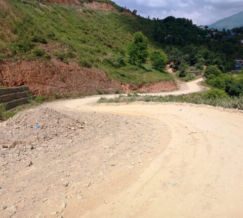 मन्थली नगरपालिकामा प्रदेश सरकारको लगानीका आयोजनाहरू अलपत्र
