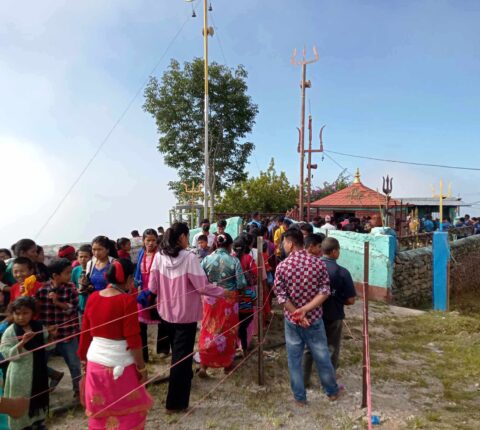 थानापति महादेव मन्दिरमा २१ फिट अग्लो तामाको त्रिशूल