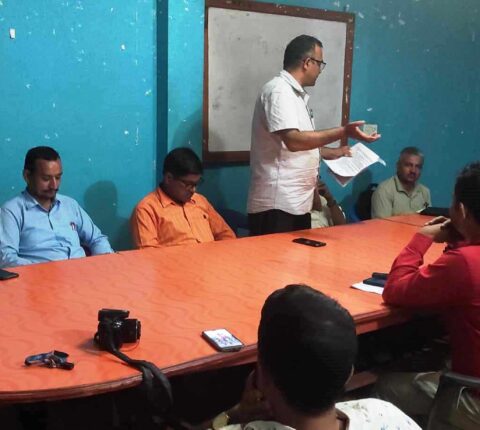 शिक्षक महासङ्घ रामेछापले जिल्लाभर शैक्षिक गतिविधि ठप्प पार्ने