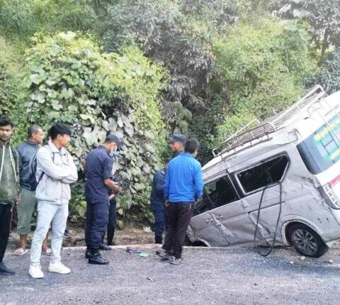 काभ्रेमा गाडी दुर्घटना हुँदा रामेछापकी रमिला बुढाथोकीको ज्यान गयो