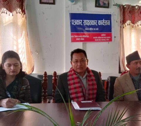 प्रदेश सरकारलाई धान खेतमा चरा धपाउन राखिएको बुख्याचा जस्तो बनाइयो : मन्त्री श्रेष्ठ