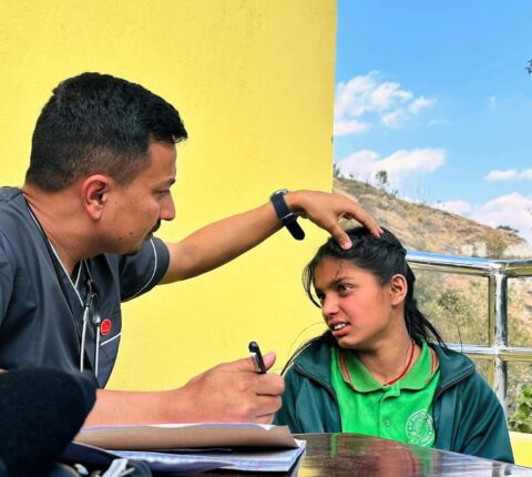 उमाकुण्ड गाउँपालिका–७ भुजीमा निःशुल्क बृहत् स्वास्थ्य शिविर : पाँच सय बढिले लिए सेवा