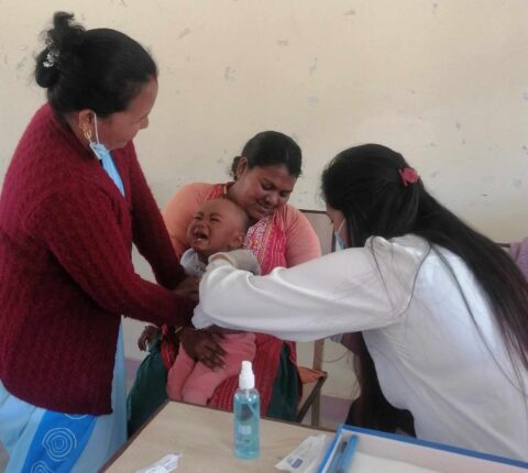 रामेछापका ७८ सय बढी बालबालिकालाई दादुरा र रुबेला खोप : प्रगति प्रतिशतमा मन्थली पहिलो, सुनापति अन्तिम