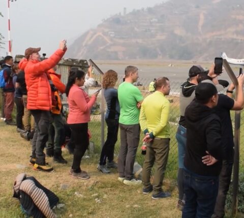 विमान स्थलले चलायमान बन्दै मन्थली बजार