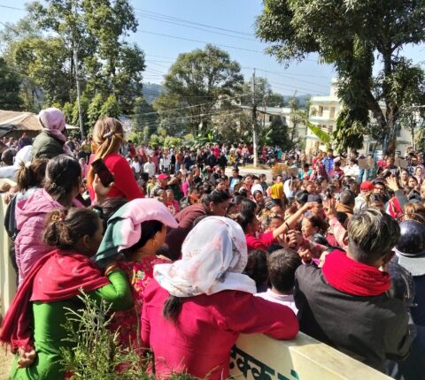 सिन्धुलीमा सुशीला बम्जनको हत्याः सासू–नन्द पक्राउ, स्थानीयले गरे प्रहरी कार्यालय घेराउ