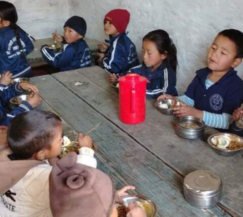 उमाकुण्ड गाउँपालिकाको लगानीमा बनेको चमेना गृह सञ्चालन 