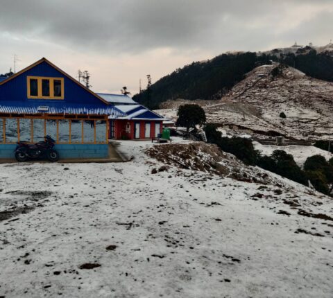 रामेछापको शैलुङ क्षेत्रमा हिउँ पर्न थाल्यो