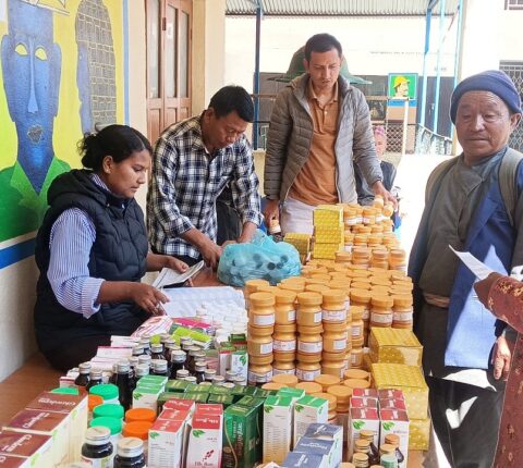 रामेछापको ठोसेमा निःशुल्क आयुर्वेदिक स्वास्थ्य शिविर